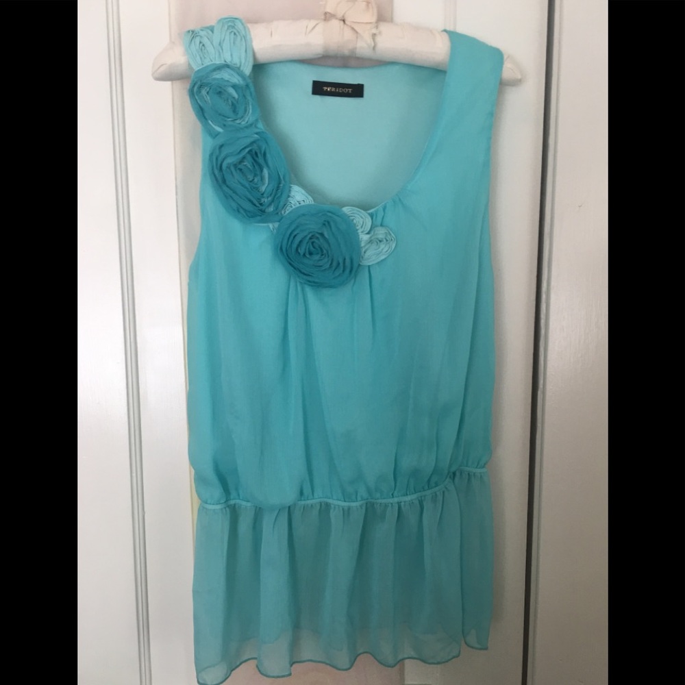 Beautiful aqua top with flowered neckline size XL